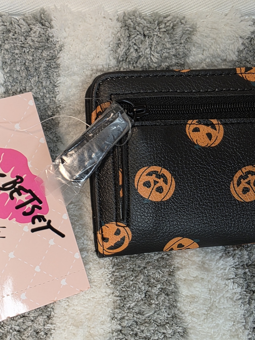 🎃BUY NOW🎃 Luv Betsey NWT Halloween Pumpkin Wallet— Handmade Bracelet - Picture 6 of 6